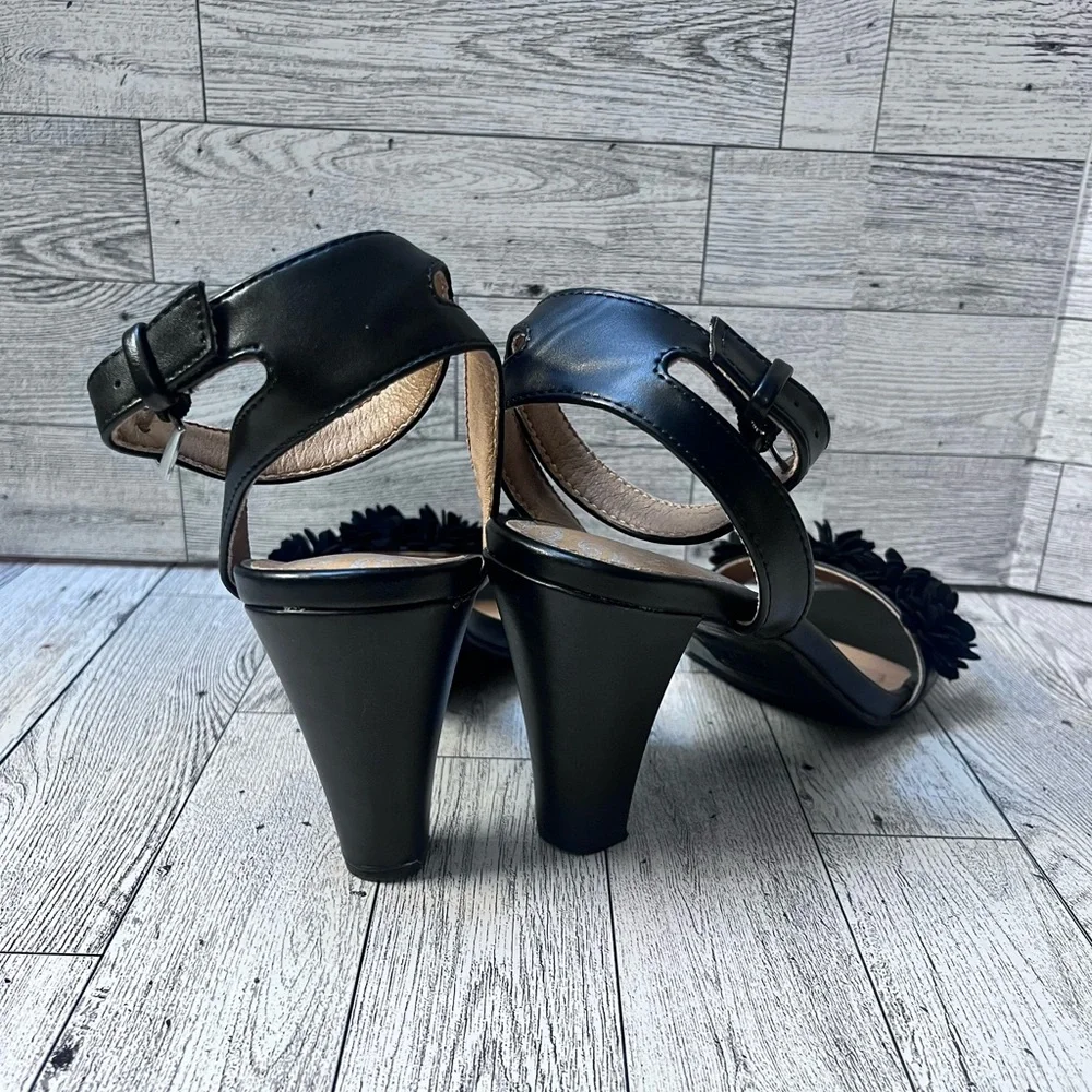 Mootsies Tootsies Black Floral Heels - Picture 3 of 6